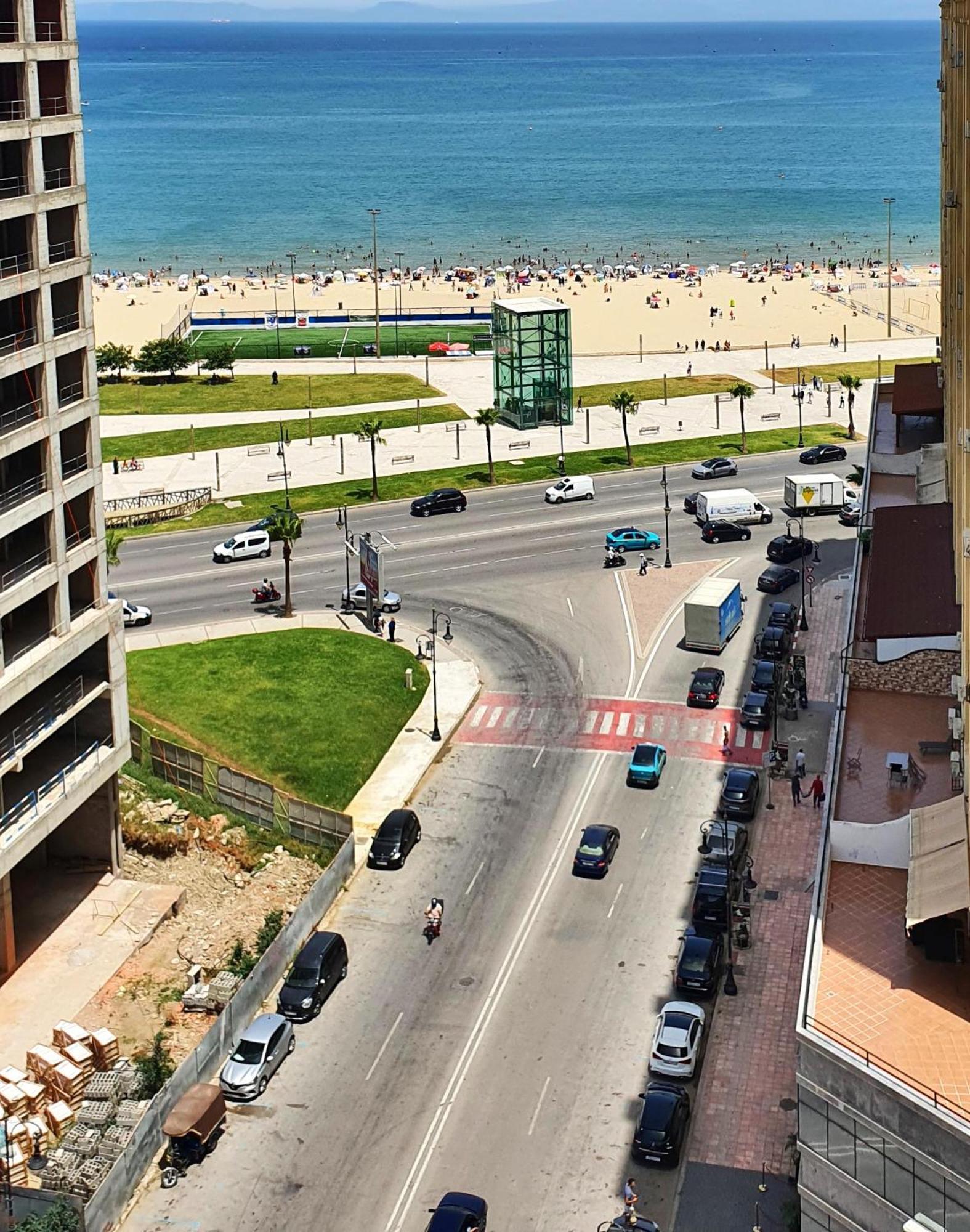 Mont Blanc :Appartement, Vue Sur Mer A 2 Minutes De La Gare. Танжер Екстериор снимка